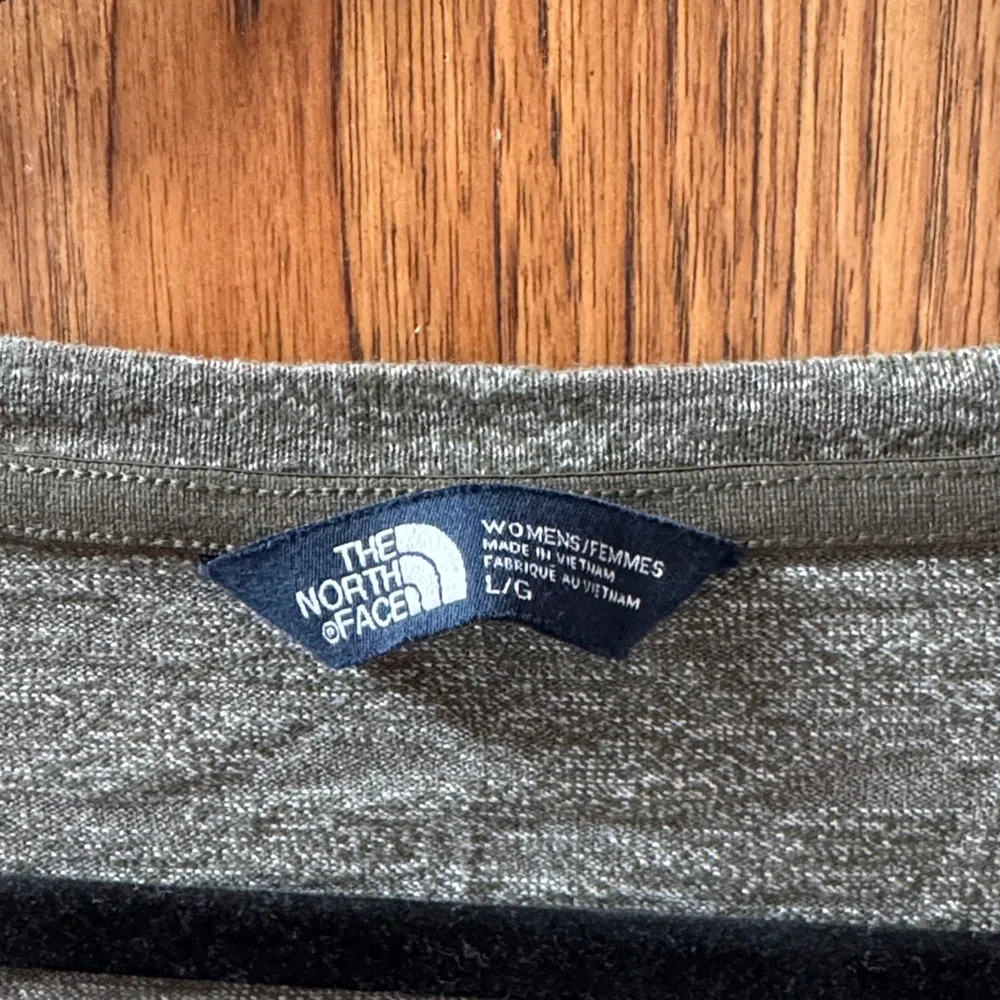 The North Face Olive Green Short Sleeve Women's Tee - Picture 2 of 5